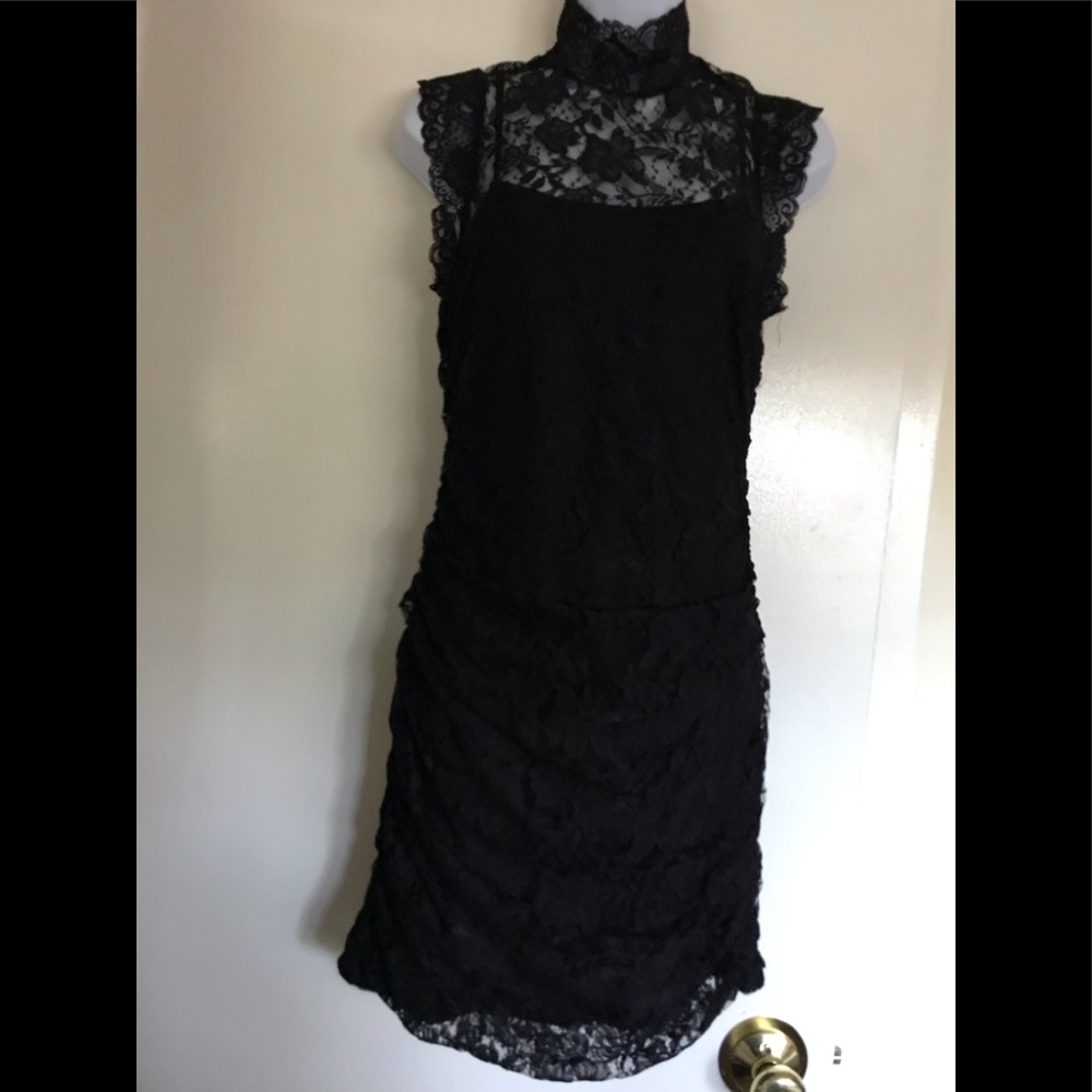 XXI , size M , black lace & black lining women’s mini dress , sleeveless , new❤️